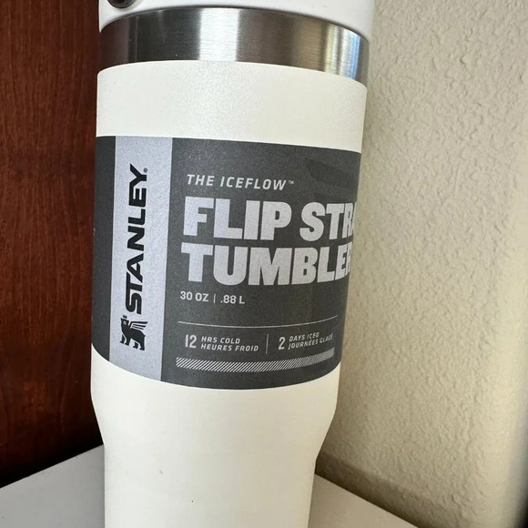 NIB The ICEFLOW Stanley Flip Straw Tumbler 30 oz RARE Cream Colorway - Picture 3 of 6